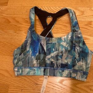 Lululemon sports bra size 4 EEUC